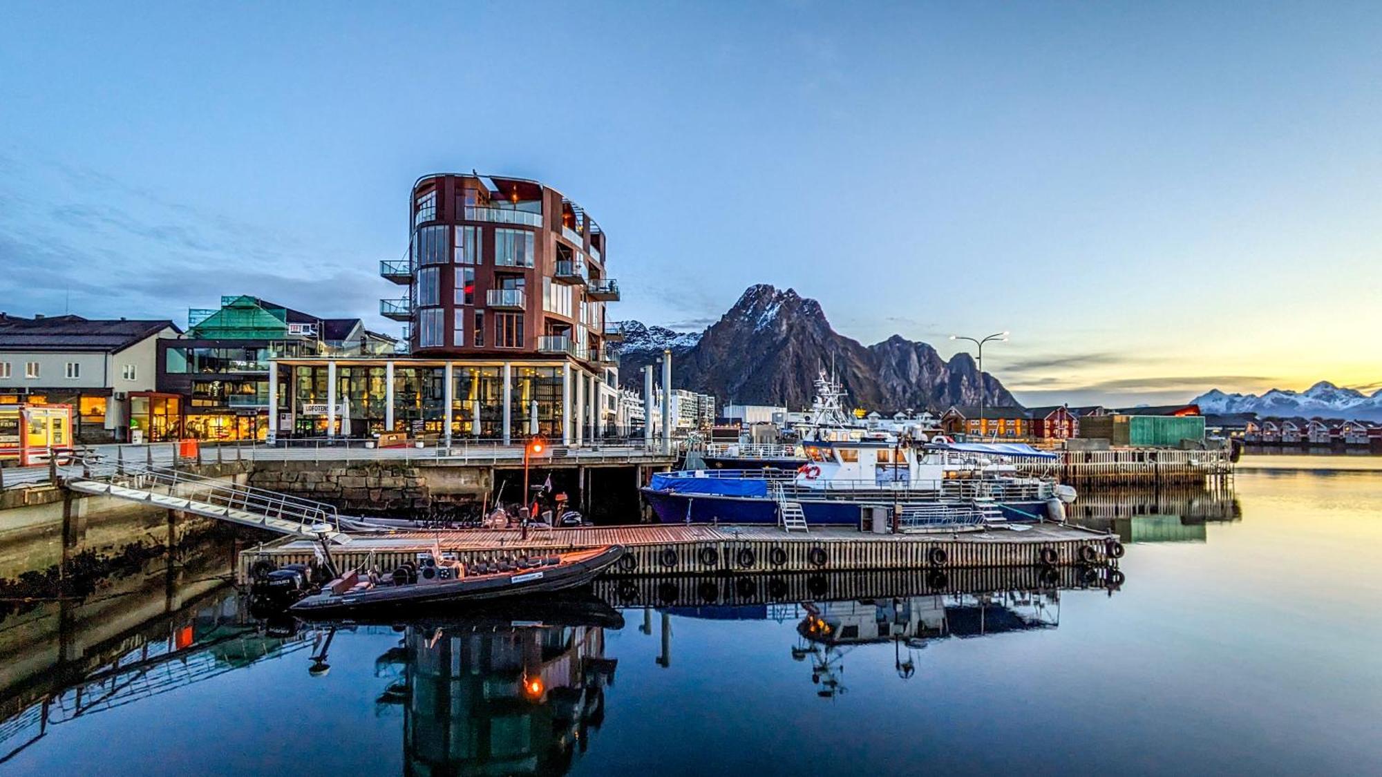 Nordis Apartments - Torget 21 Svolvær Kültér fotó